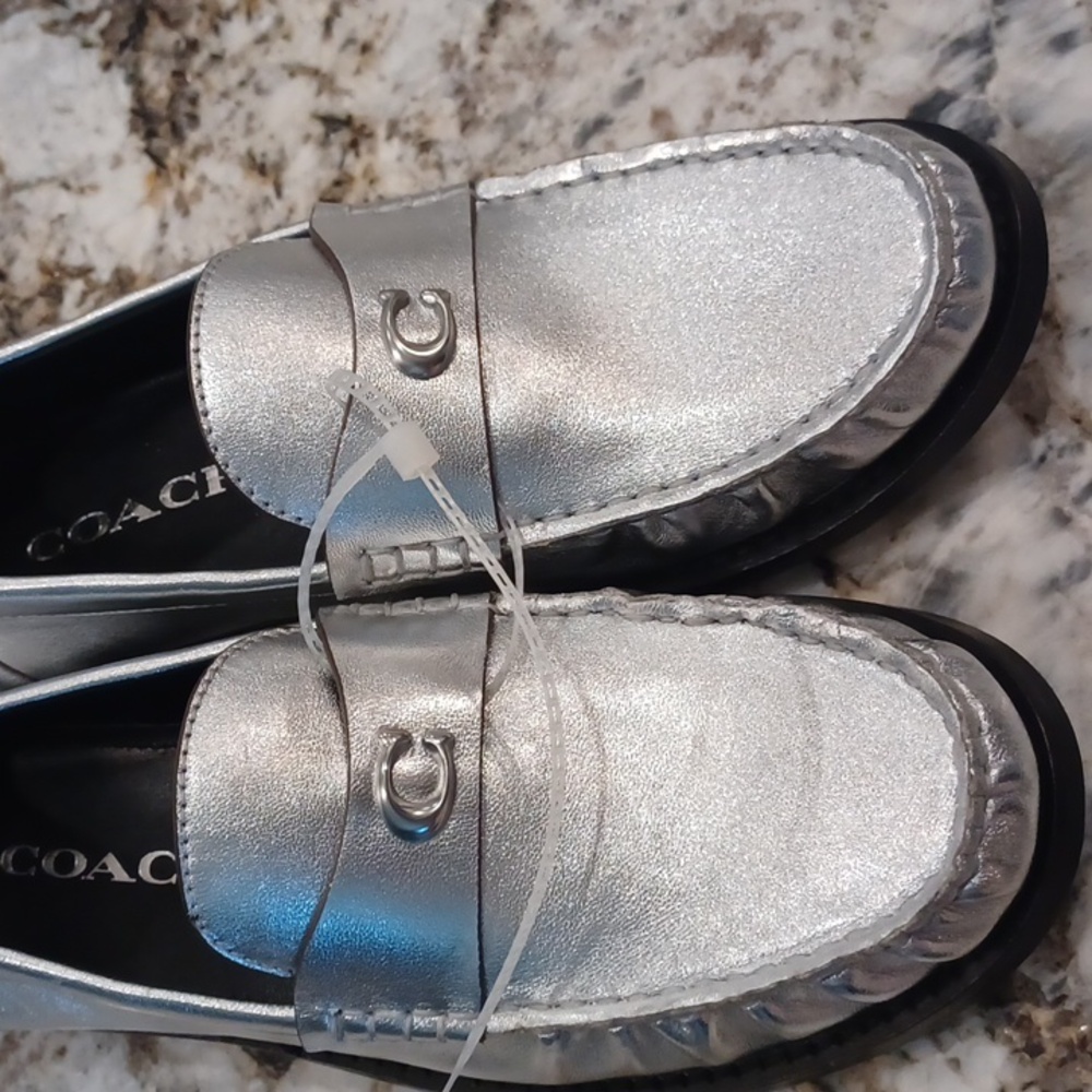 NEW Coach Jolene Silver Metallic Leather Slip On Loafer Size 6.5B - Picture 12 of 16